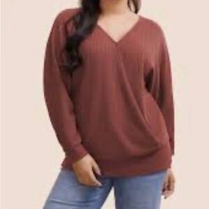 BloomChic Lightweight V Neck Waffle Knit Sweater - Size 14-16
